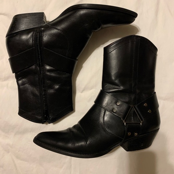 zara harness boot